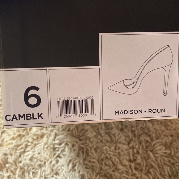 Banana Republic Madison Heels - Picture 5 of 5
